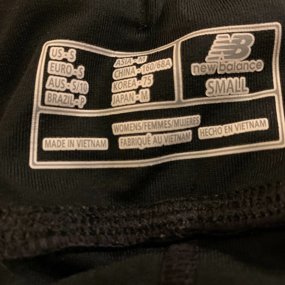 New Balance Running Shorts With Built In Short Li… - image 4